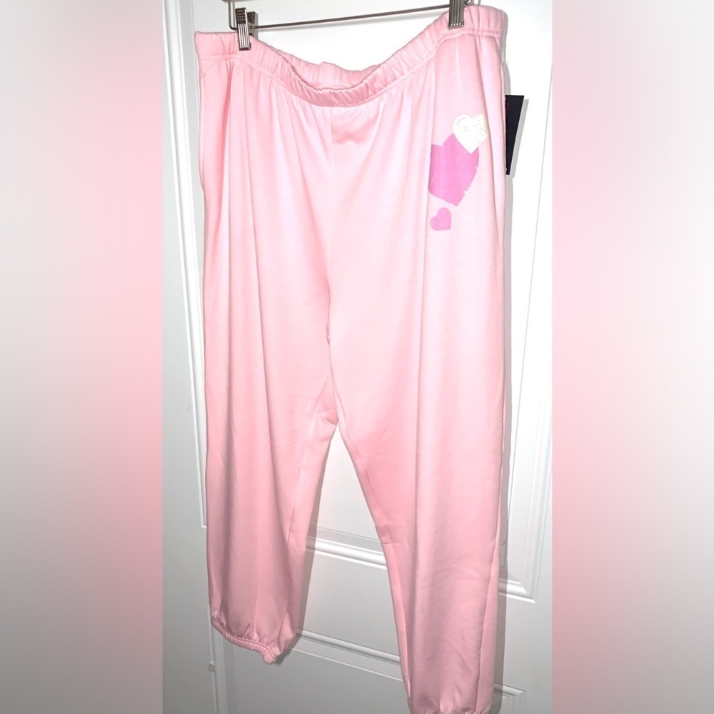Comfy Womenโs Pink Jogging Pants with hearts new with tags size 19
